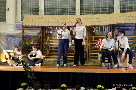 Ko v naši dolini zadiši  (10)